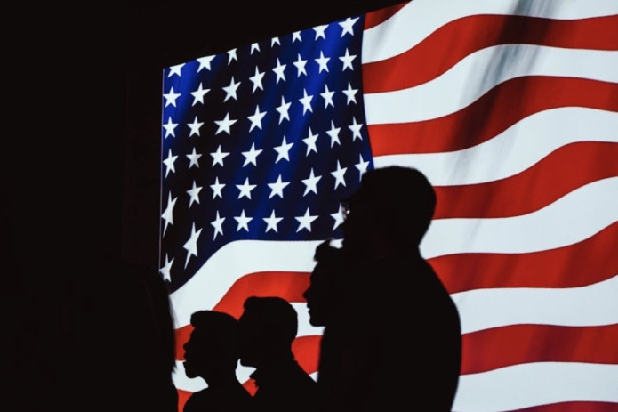 Amerikaliklarning qariyb yarmi AQSHning Erondagi harbiy amaliyotidan norozi — Reuters