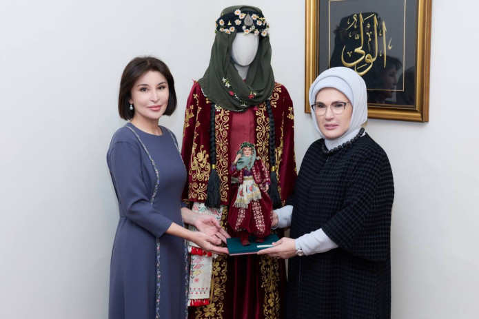 O‘zbekiston va Turkiya birinchi xonimlari "Anqara Palas" muzeyiga tashrif buyurdilar