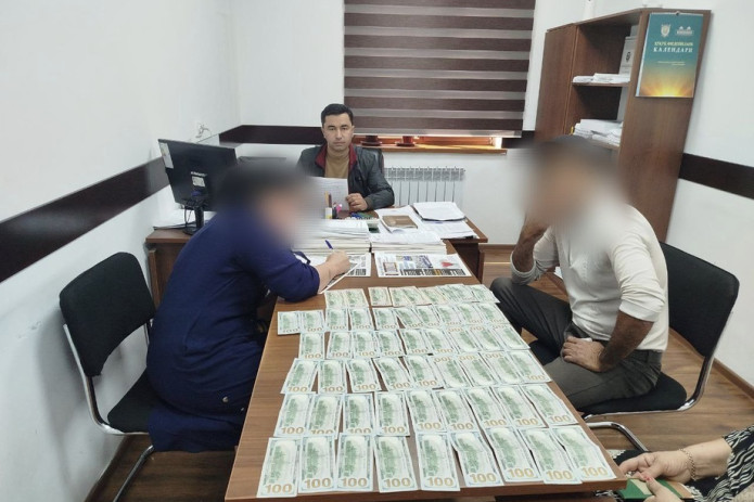 Qarzdan “chekinib” yurgan qaynota nevarasi uchun alimentni qoplashga majbur bo‘ldi