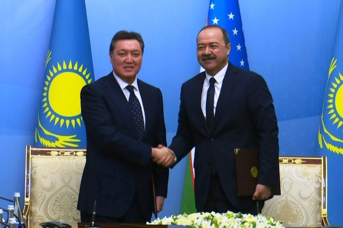 Узбекистан и Казахстан подписали соглашения на $500 млн.