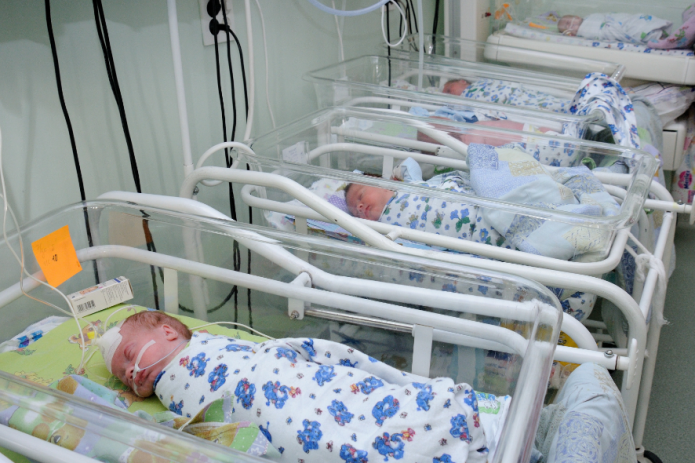 Erkaklar uchun ish, ayollar uchun intim xizmatlar