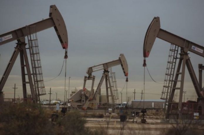 Цены на нефть снижаются на фоне роста эпидемии в США