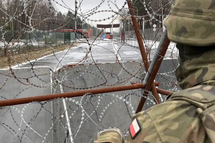 Polsha Belarus bilan chegarasini qayta ochdi