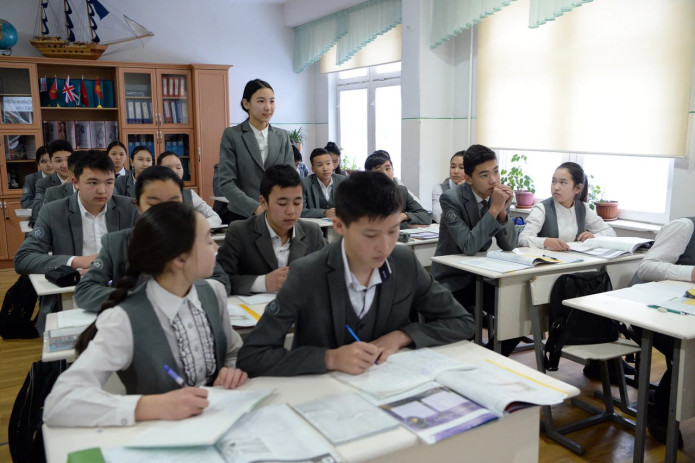 Qirg‘izistonda maktab o‘quvchilari uchun qirg‘iz tilidan imtihon topshirish majburiy bo‘ladi