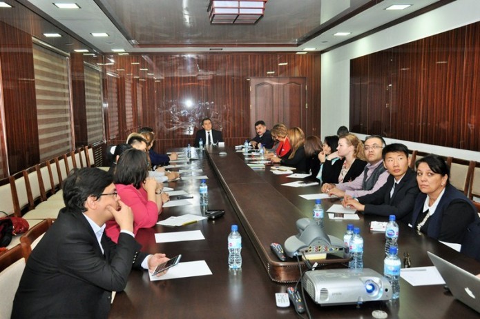 Education Ministry creates team to support reforms in English teaching