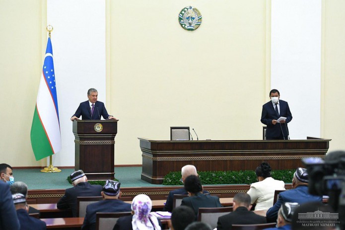 Хоким и начальник налогового управления Ташлакского района освобождены от должности