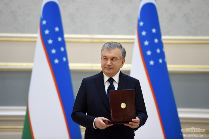 Prezident Shavkat Mirziyoyev bir guruh tadbirkorlarni mukofotladi