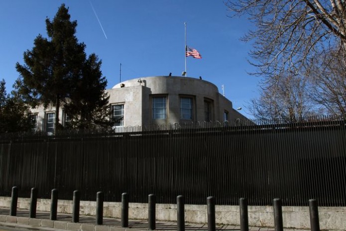 Неизвестные обстреляли посольство США в Анкаре
