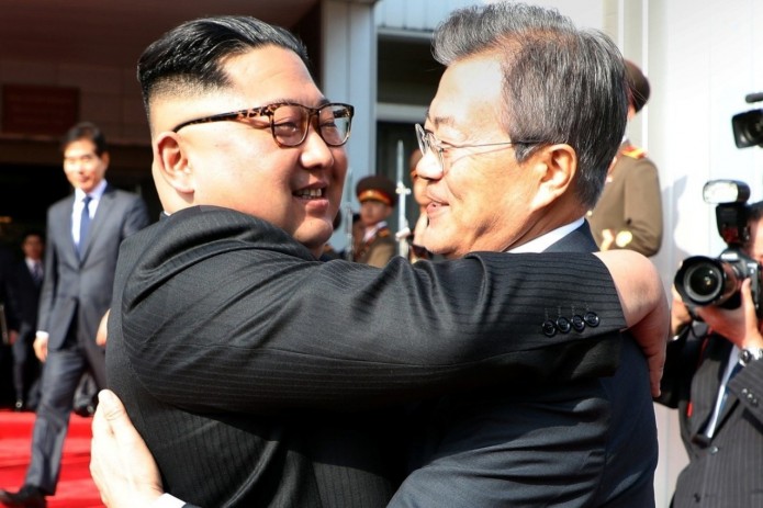 Лидеры КНДР и Южной Кореи встретились второй раз за месяц