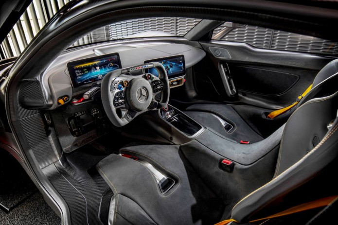 Eng tez Mercedes AMG One avtomobili 2,75 million yevro narx bilan sotuvga chiqarildi