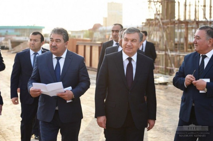 Президент ознакомился с ходом реализации крупных проектов в АО "Навоиазот"