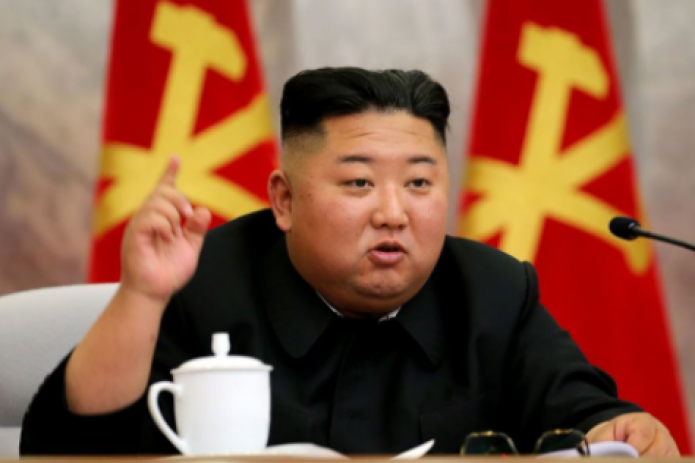 В Северной Корее жителям советуют не покидать дома из-за "желтой коронавирусной пыли"