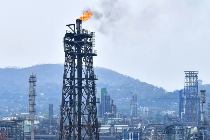 Hindiston neft kompaniyasi Rossiya neftini sotib olishni qayta boshladi