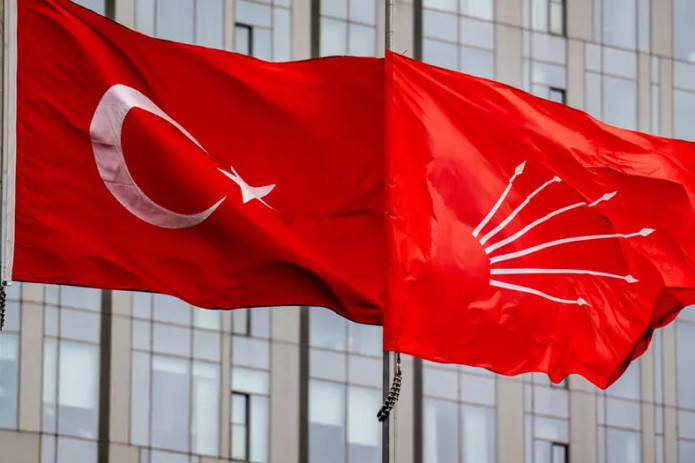 Istanbul politsiyasi muxolifat partiyasi qarorgohini o‘rab oldi