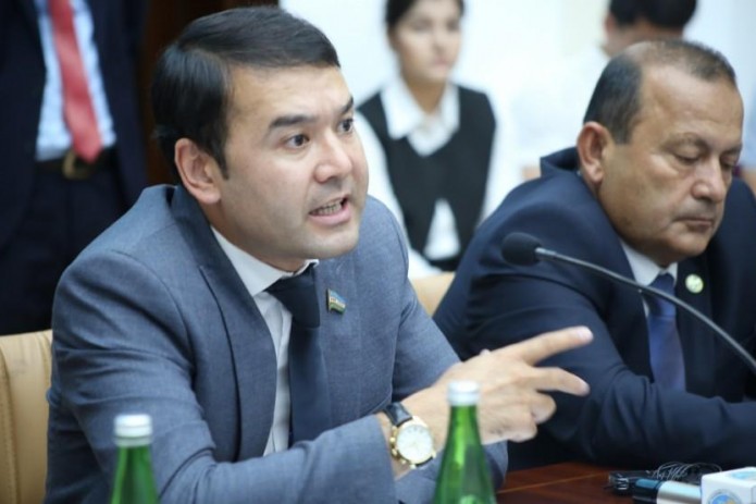 Расул Кушербаев назвал предателями сообщающих о нарушениях ПДД