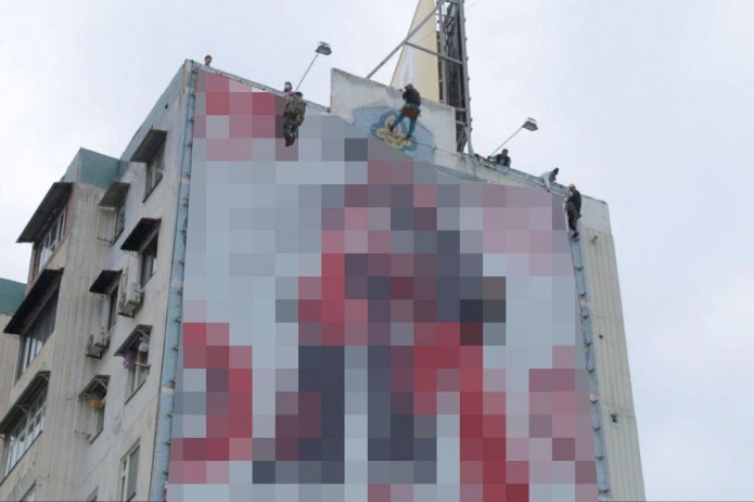 Toshkentda yana bir mozaikali bino reklama bannerlaridan tozalandi