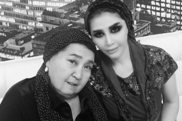 Ozoda Nursaidova onasidan ayrildi