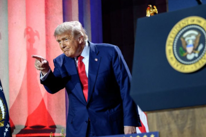 Tramp Hindistonga bojlarni "sezilarli darajada" oshirishga va'da berdi