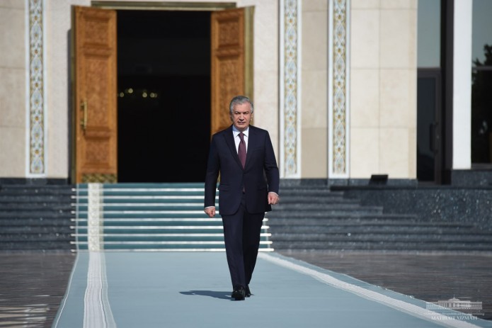 Prezident Shavkat Mirziyoyev Tojikistonga jo'nab ketdi
