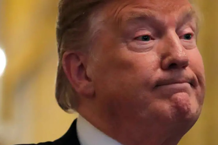 Tramp Eronga zarba bermaslikka qaror qilganini aytdi