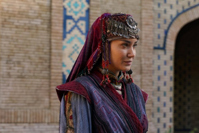 Aktrisa Yulduz Rajabova Netflix tomonidan suratga olinayotgan Amir Temur haqidagi tarixiy filmda rol ijro etadi