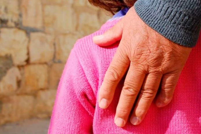 O'quvchi qizlarga nisbatan uyatsiz harakatlar sodir etgan psixologga nisbatan jinoyat ishi qo'zg'atildi