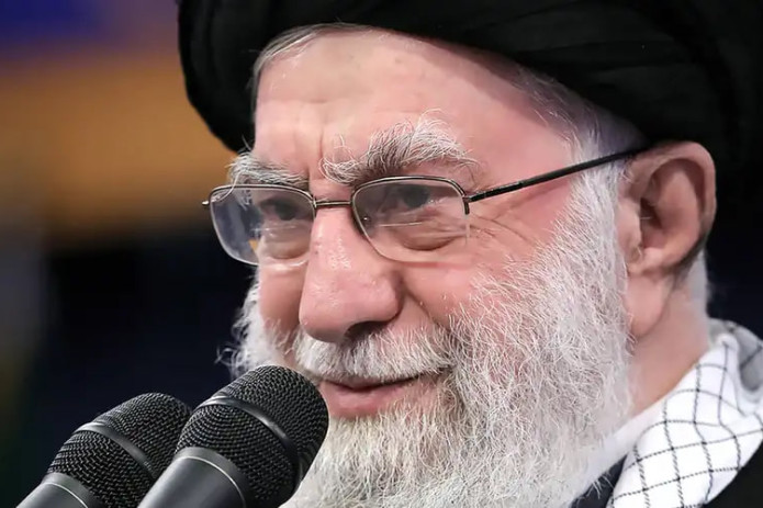 The Times: Agar norozilik namoyishlari kuchaysa, Xomanaiy Rossiyaga qochishga tayyor