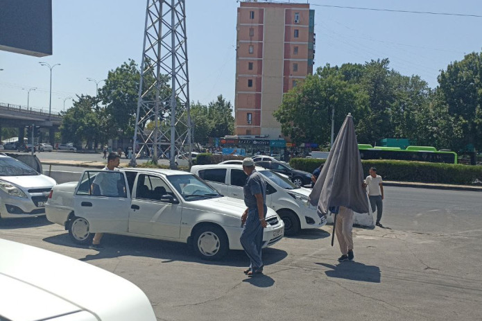 Chilonzorda bepul avtoturargoh foydalanuvchilaridan noqonuniy pul undirib kelayotgan fuqaro aniqlandi