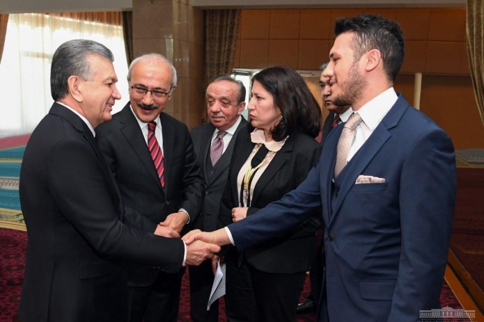 Шавкат Мирзиёев встретился с главами турецких компаний и банков