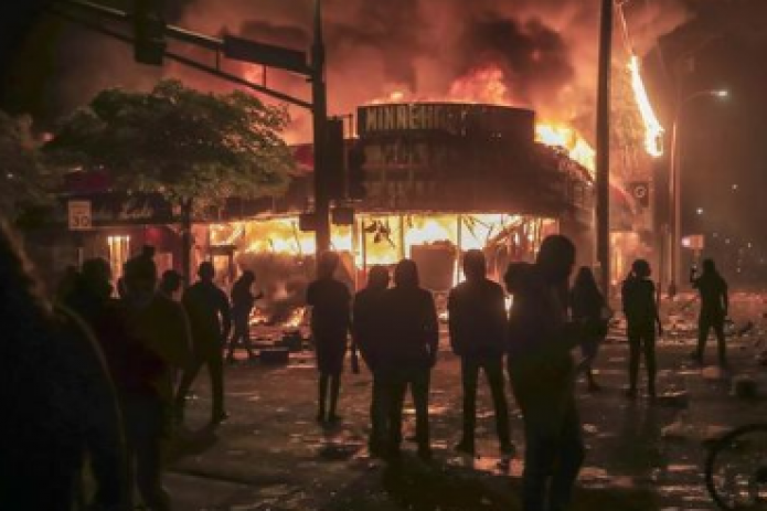 Протесты в США. Власти приняли решение о введении Нацгвардии