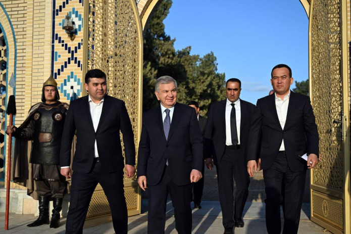 Prezident Termizdagi etnoshaharchani koʻzdan kechirdi