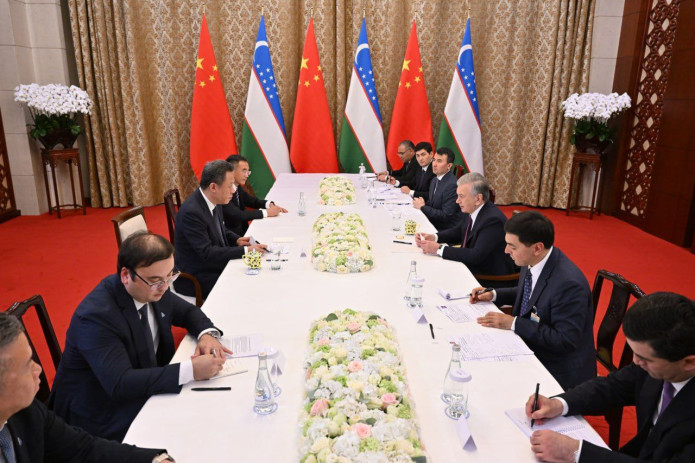 “Henan Investment Group” kompaniyasi bilan loyihalarni amalga oshirish masalalari ko‘rib chiqildi
