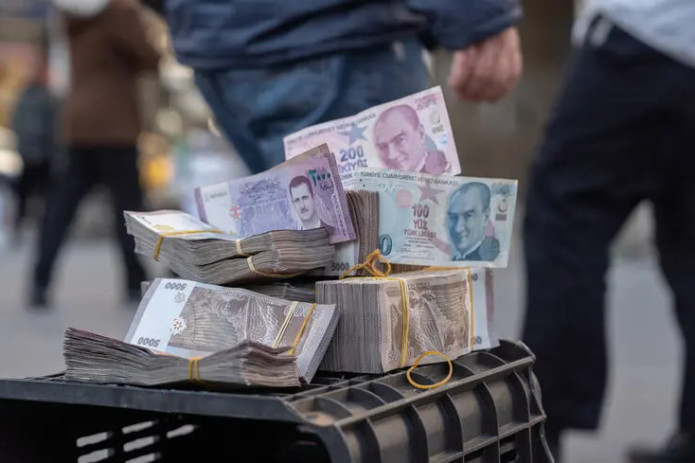 Suriya banknotlarini BAA va Germaniyada chop ettirmoqchi