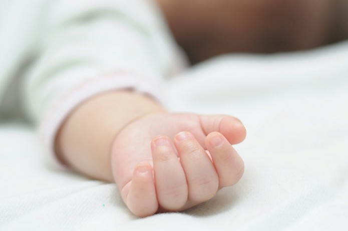 В Ургенче медсестра пыталась продать новорожденного ребенка за 1,7 млн. сумов