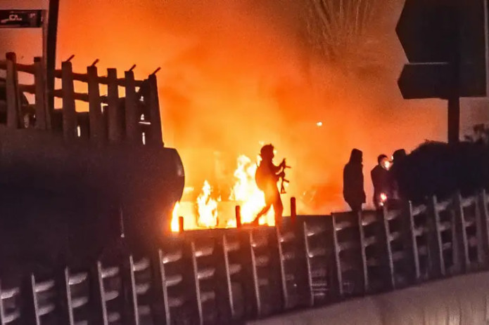 AQShning ehtimoliy hujumi haqidagi xabarlar ortidan Eron osmonini yopdi