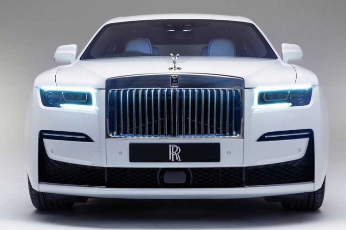 Rolls-Royce o'zining Ghost  modelining yangi ko’rinishini namoyish qildi
