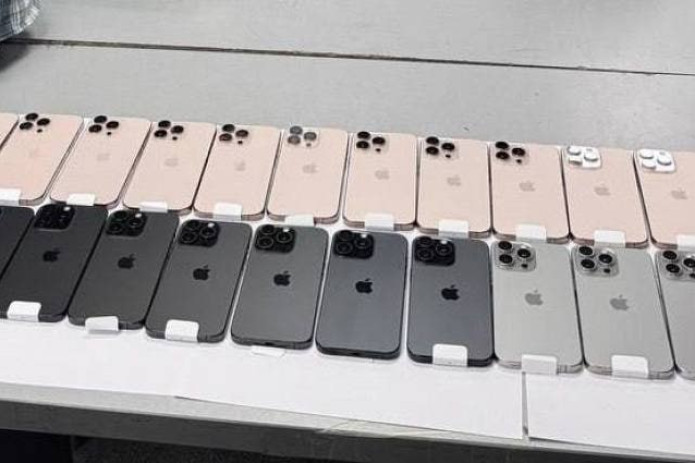 Poytaxt aeroportida Dubaydan uchib kelgan yo‘lovchi 10 dona "Iphone 16"ni O'zbekistonga olib kirmoqchi bo'ldi