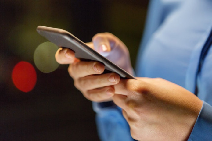 IMEI-kodlarni ro‘yxatdan o‘tkazishdagi muammolar yuzasidan senator so‘rovi yuborildi