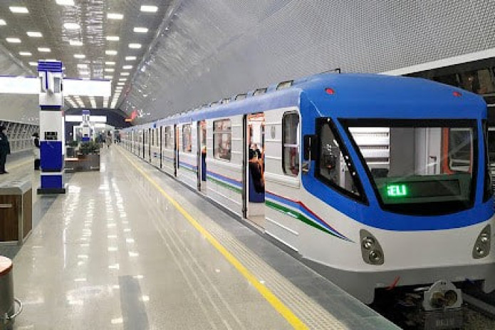 Toshkent metropoliteni naqd to‘lov qiladigan yo‘lovchilar soni kam bo‘lgan 13 ta metro bekatining bittadan vestibyullaridagi kassalar yopildi