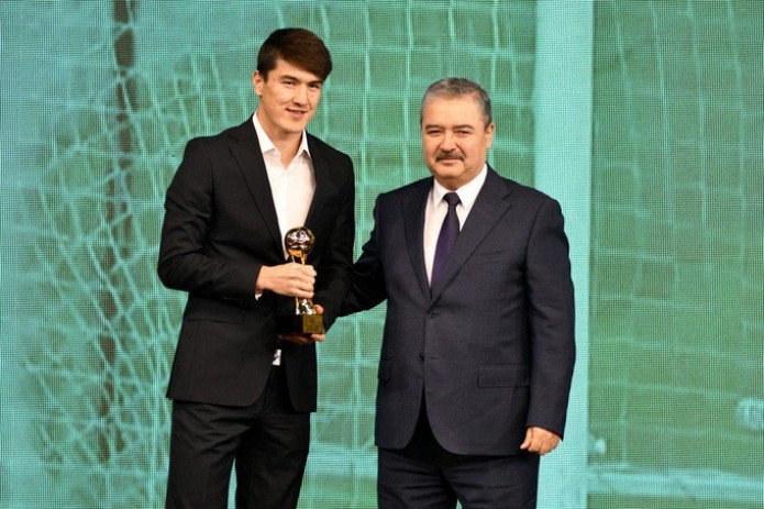 Ассоциация футбола Узбекистана назвала лучшего футболиста 2019 года