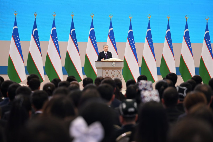 Prezident: Yoshlarga sifatli taʼlim berish eng asosiy vazifamiz va burchimizga aylangan