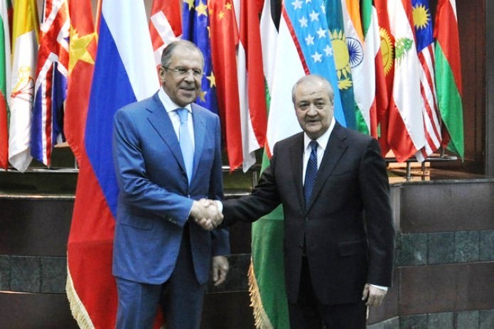 Главы МИД Узбекистана и России провели телефонный разговор