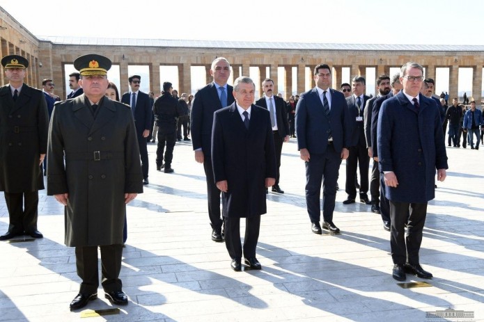 Шавкат Мирзиёев почтил память Мустафы Кемаля Ататюрка