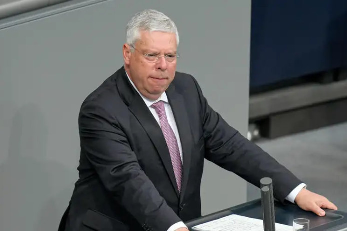 Germaniyaning hukmron koalitsiyasi AQShning Eronga zarbasini baholashda ikkiga bo'lindi