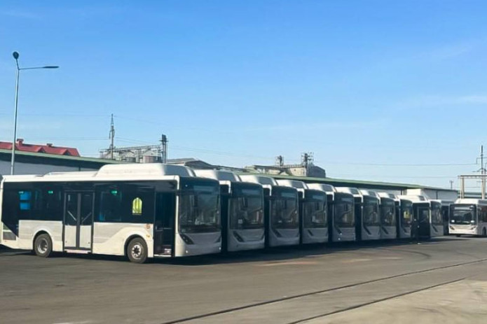 Navoiyga 42 ta zamonaviy YUTONG avtobuslari olib kelindi