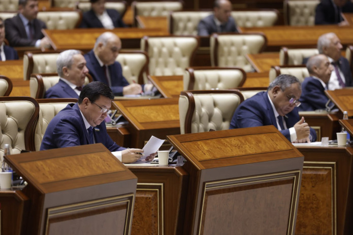 Senat muxolif partiya huquqlarini kengaytirish ko‘zda tutilgan qonunni maʼqulladi