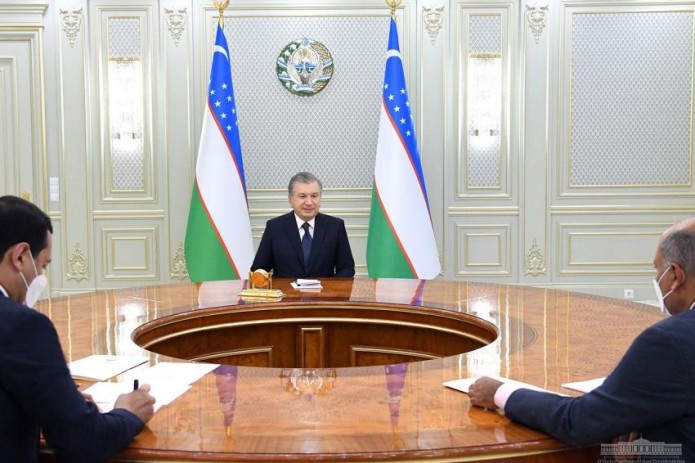 Шавкат Мирзиёев и Сума Чакрабарти обсудили вопросы модернизации экономики страны