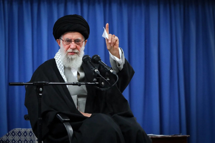 The New York Times: Oyatulloh Xominaiy AQSHning Eronga ehtimoliy hujumiga qarshi reja tayyorlamoqda