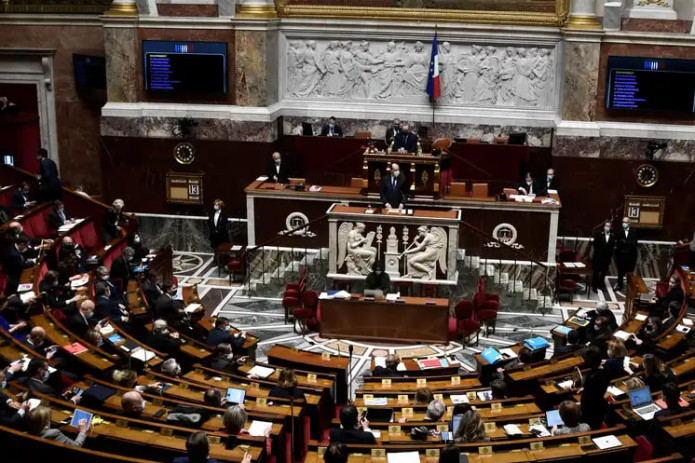 Fransiya 15 yoshgacha bo'lgan bolalar uchun ijtimoiy tarmoqlarni taqiqlash uchun ovoz berdi