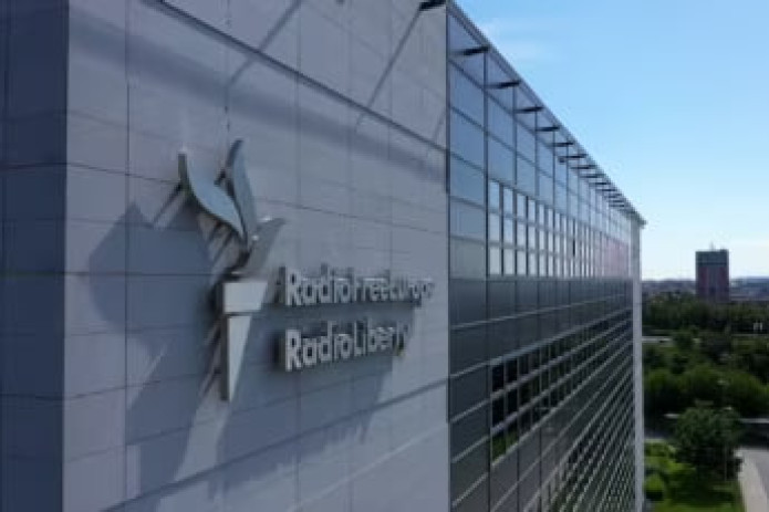 "Ozodlik radiosi" 12 mln dollar olishi kerak - AQSh sudi